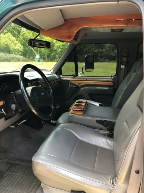 1994 Ford F-350 Centurion - photo 8