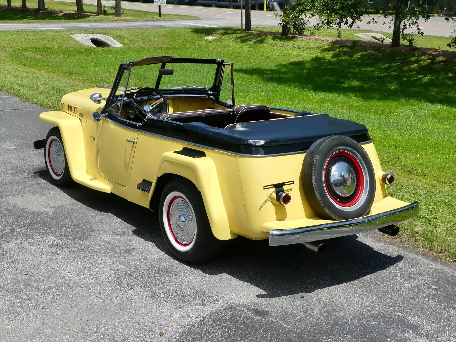 1949 Willys Jeepster - photo 13