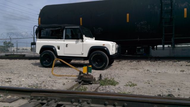 1900 Land Rover Defender D90 - photo 9