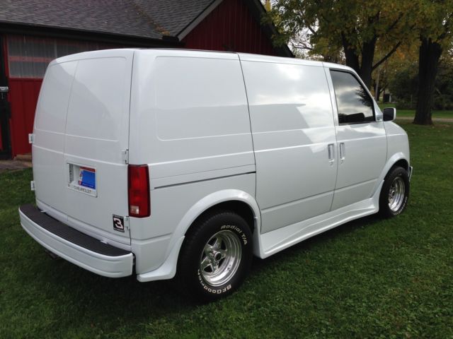1988 Chevrolet Astro - photo 3