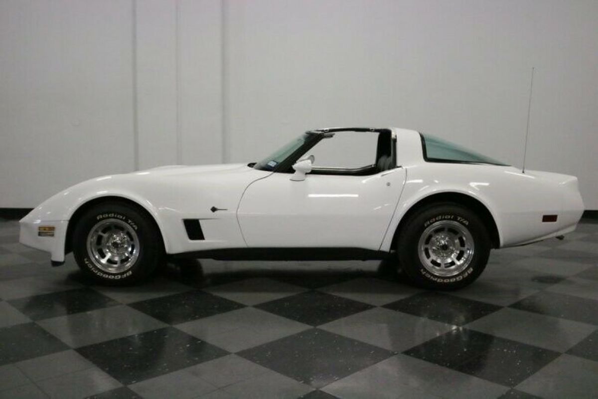 1981 Chevrolet Corvette - photo 3