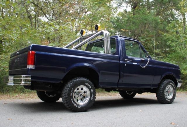 Very Fresh 4x4 Short Bed Pickup Truck 302 V8 5 Speed Manual Transmission 4wd XLT 1988 Ford F-150 XLT Lariat