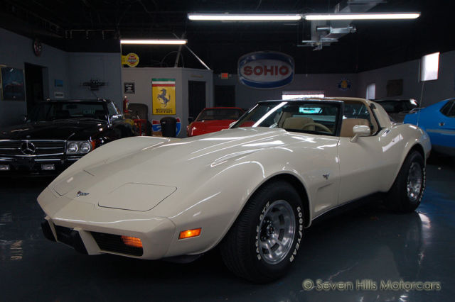 Very Low Original Miles, EXCELLENT PAINT, CLEAN INTERIOR, RUNS & DRIVER GREAT!! 1979 Chevrolet Corvette L48 Auto
