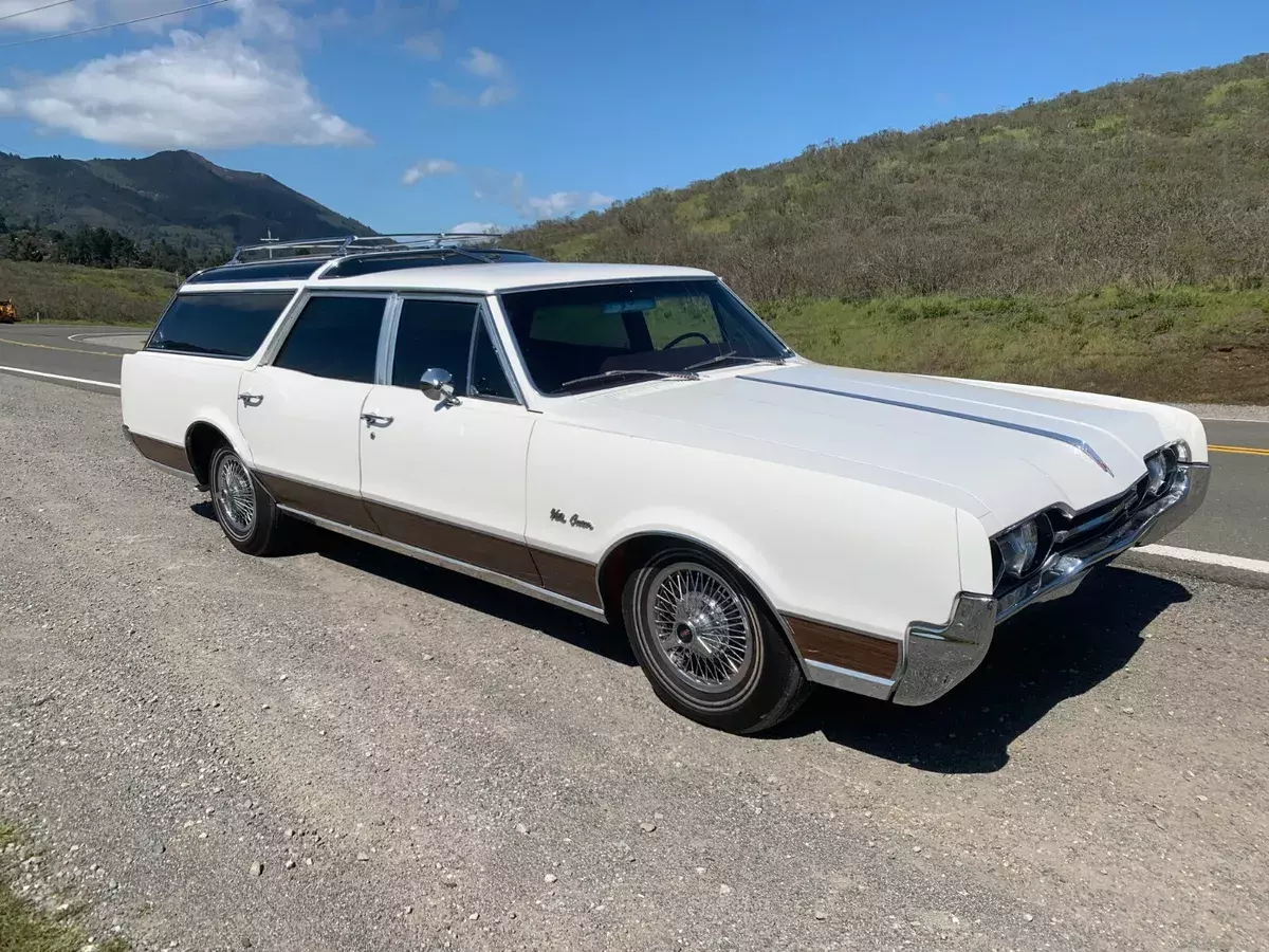 Very Nice 1967 Oldsmobile Vista Cruiser Custom Station Wagon 1967 Oldsmobile Vista Cruiser