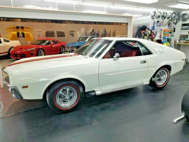 1968 AMC AMX - 390 Cu In - 4 Speed - VERY NICE! **Videos** - photo 3