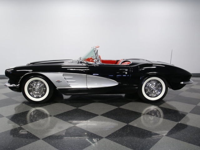 1961 Chevrolet Corvette - photo 2