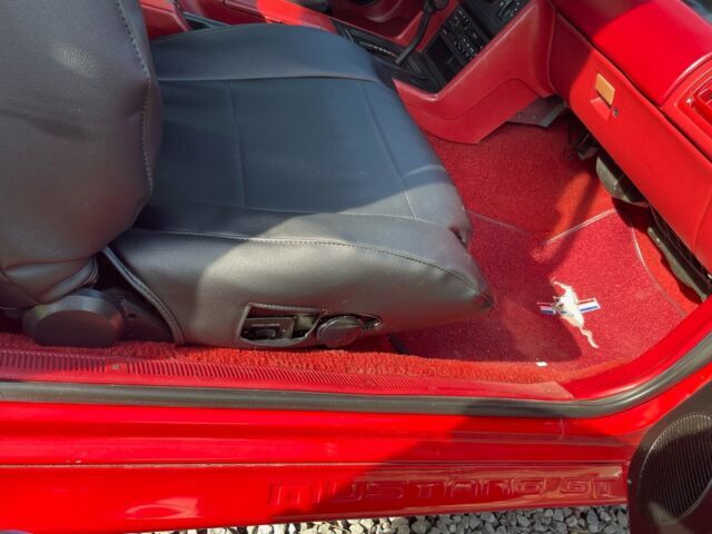 1990 Ford Mustang GT - photo 2