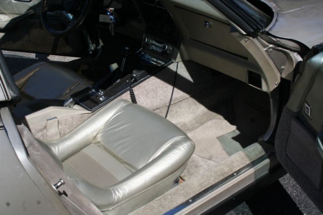 1982 Chevrolet Corvette Leather - photo 11