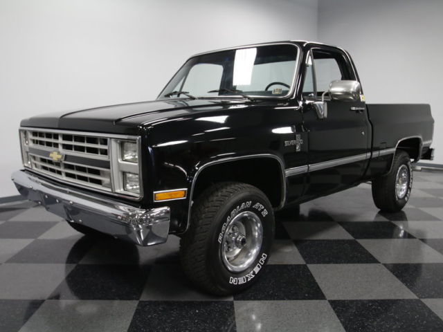 VERY NICE, CRATE 350 V8, 700R4, PWR WIN/FRNT DISCS/STEER, COLD A/C, 4X4, A+!! 1984 Chevrolet Silverado 1500 K-10 4x4