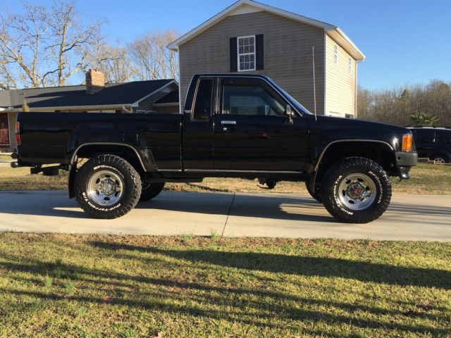 1986 Toyota pickup SR5 Extended Cab Pickup 2-Door - photo 3
