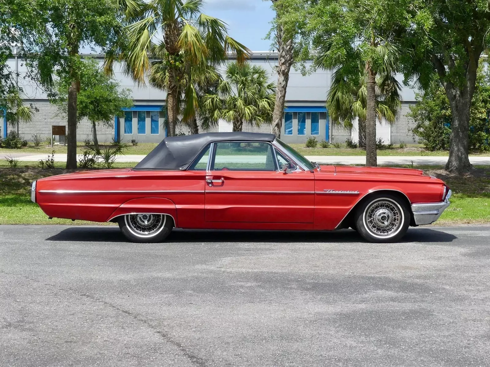 1964 Ford Thunderbird Convertible - photo 3