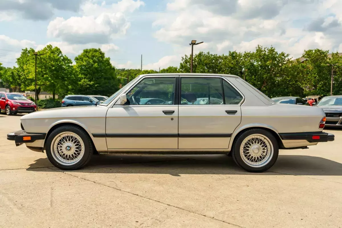 VERY NICE TEXAS CAR 1986 BMW 5-Series
