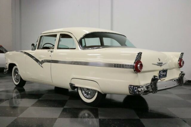 1956 Ford Fairlane Club Sedan - photo 10