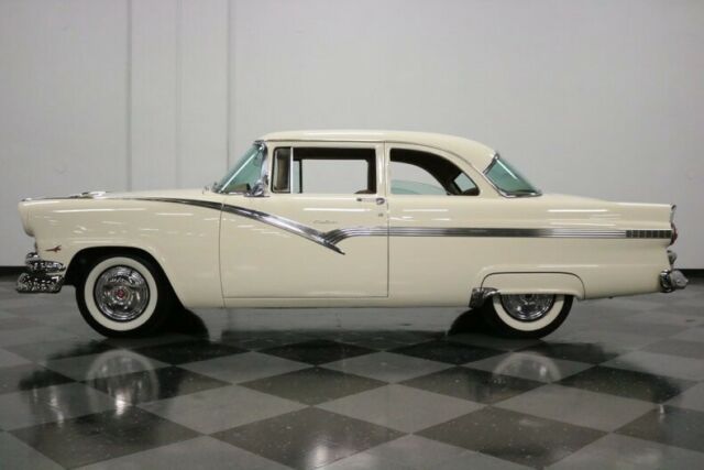1956 Ford Fairlane Club Sedan - photo 8