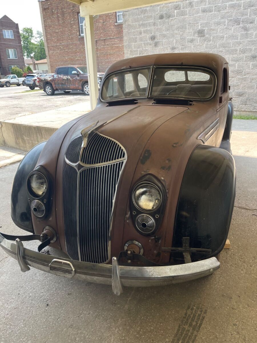 VERY RARE 1936 CHRYSLER AIRFLOW IMPERIAL , GREAT CAR TO FINISH IT AS A DRIVER 1936 Chrysler Airflow