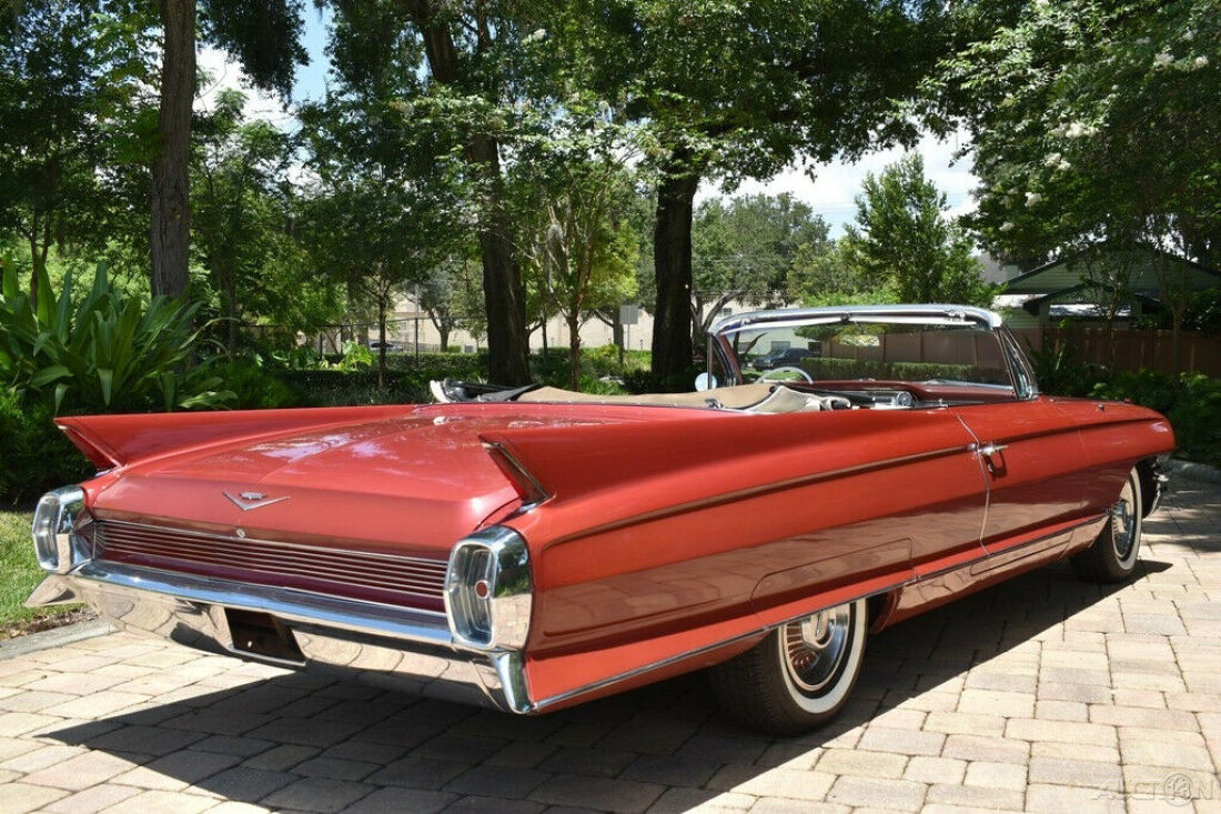 1962 Cadillac Fleetwood Series 62 Convertible - photo 4