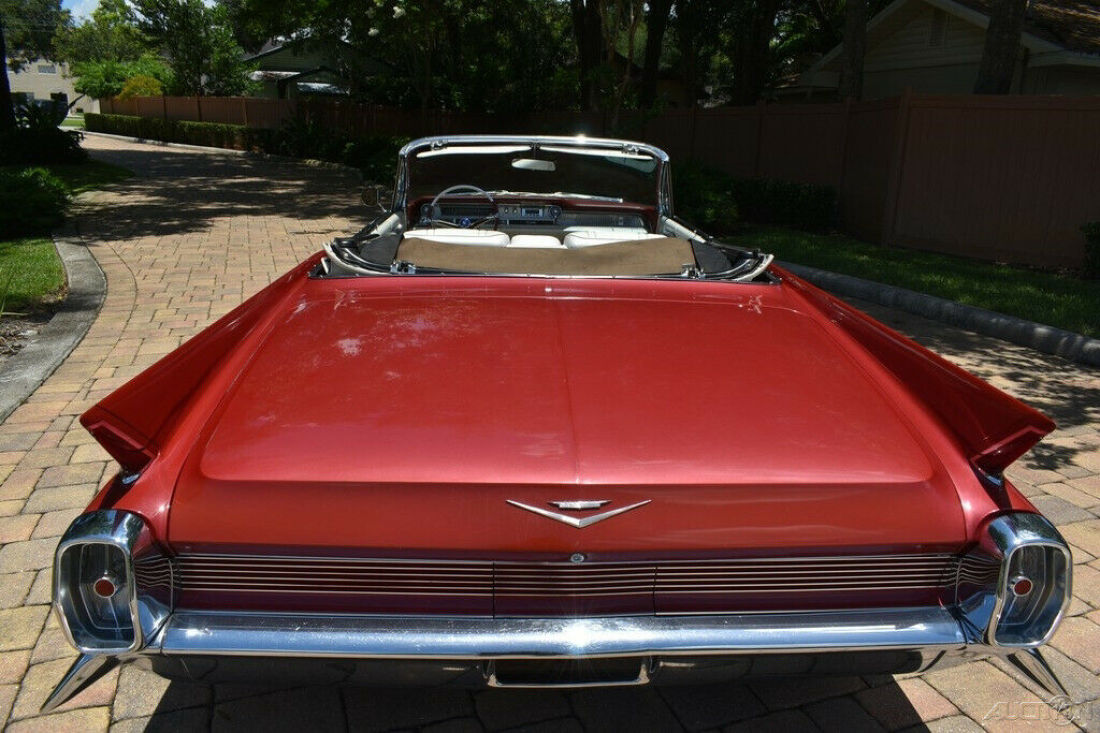 1962 Cadillac Fleetwood Series 62 Convertible - photo 7