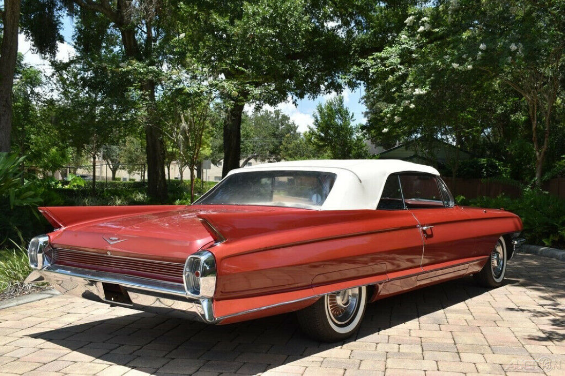 1962 Cadillac Fleetwood Series 62 Convertible - photo 8