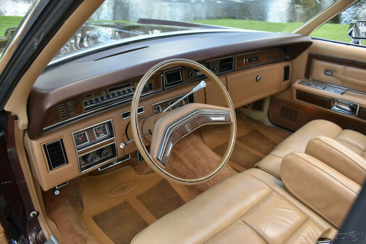 1975 Lincoln Continental 460ci, Auto, A/C, Factory Sunroof - photo 11