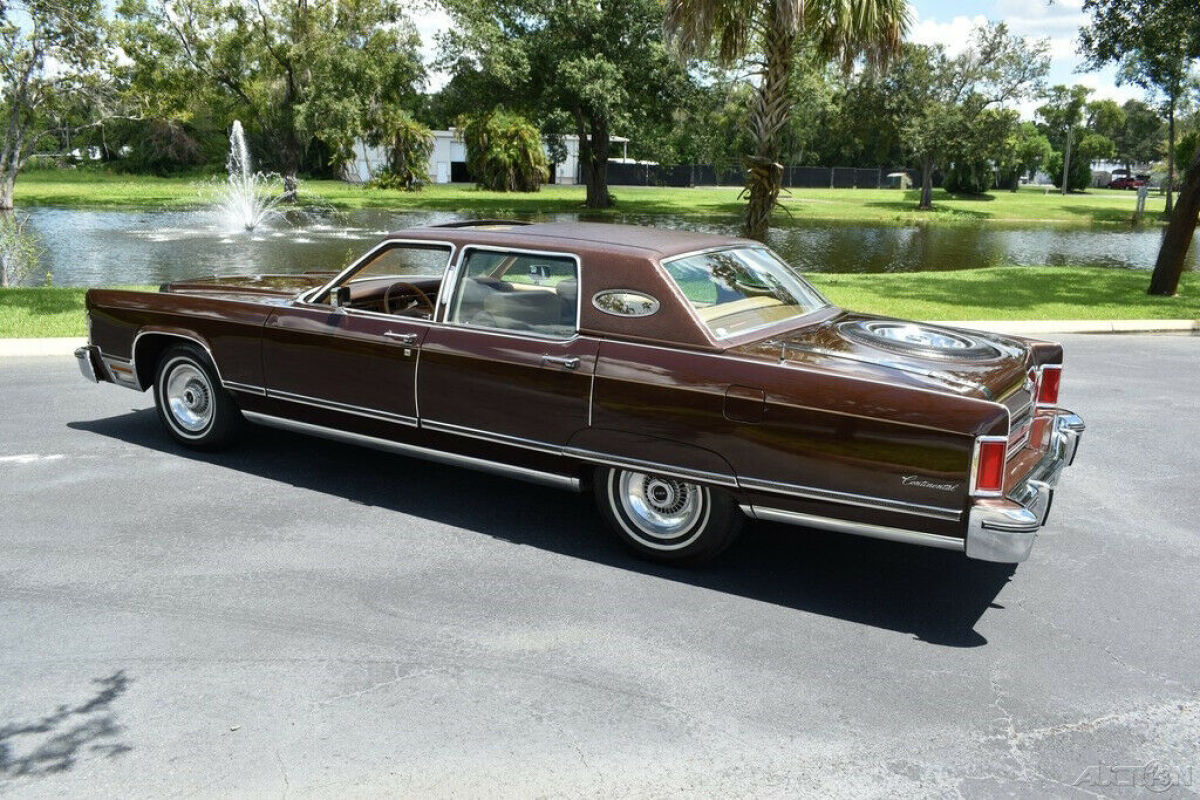 1975 Lincoln Continental 460ci, Auto, A/C, Factory Sunroof - photo 5