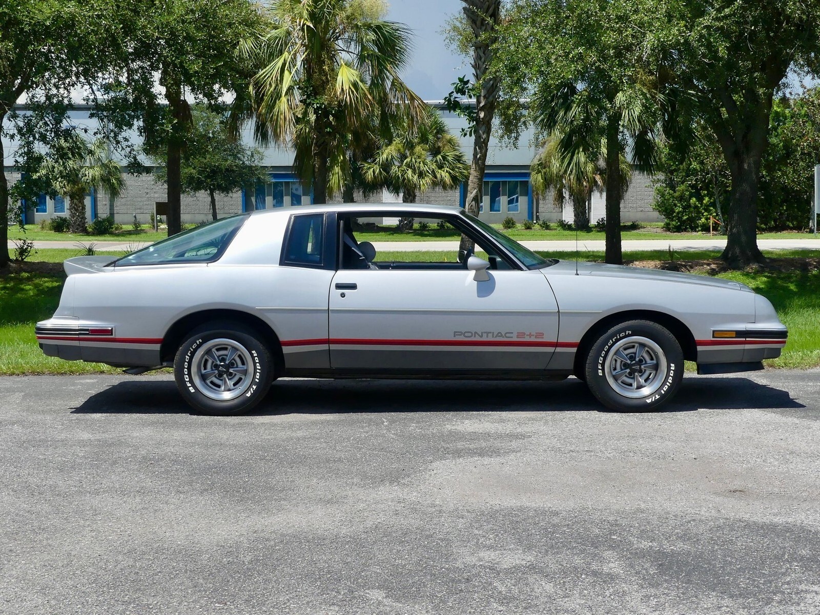 1986 Pontiac Grand Prix 2+2 Aerocoupe - photo 3