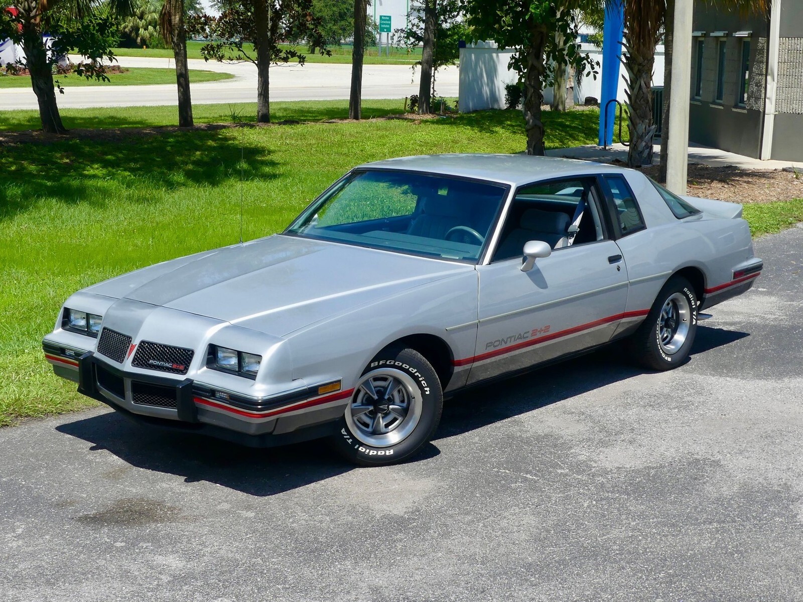 1986 Pontiac Grand Prix 2+2 Aerocoupe - photo 8