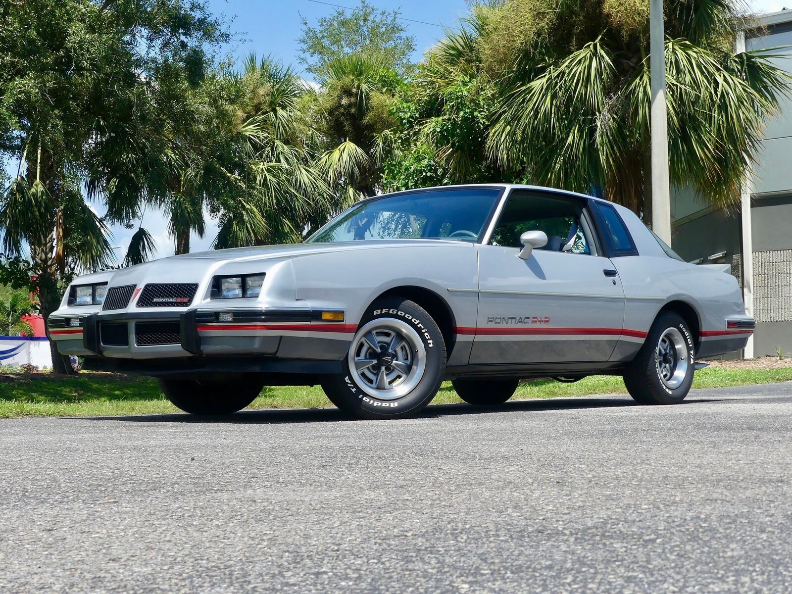 1986 Pontiac Grand Prix 2+2 Aerocoupe - photo 9