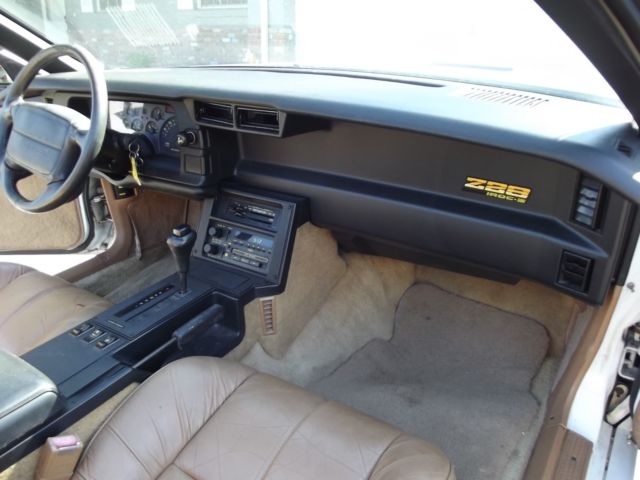 1990 Chevrolet Camaro IROC - photo 11