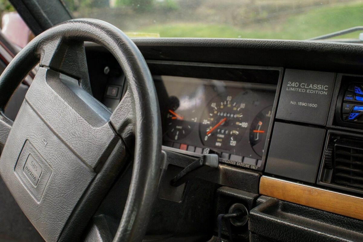 1993 Volvo 240 - photo 8
