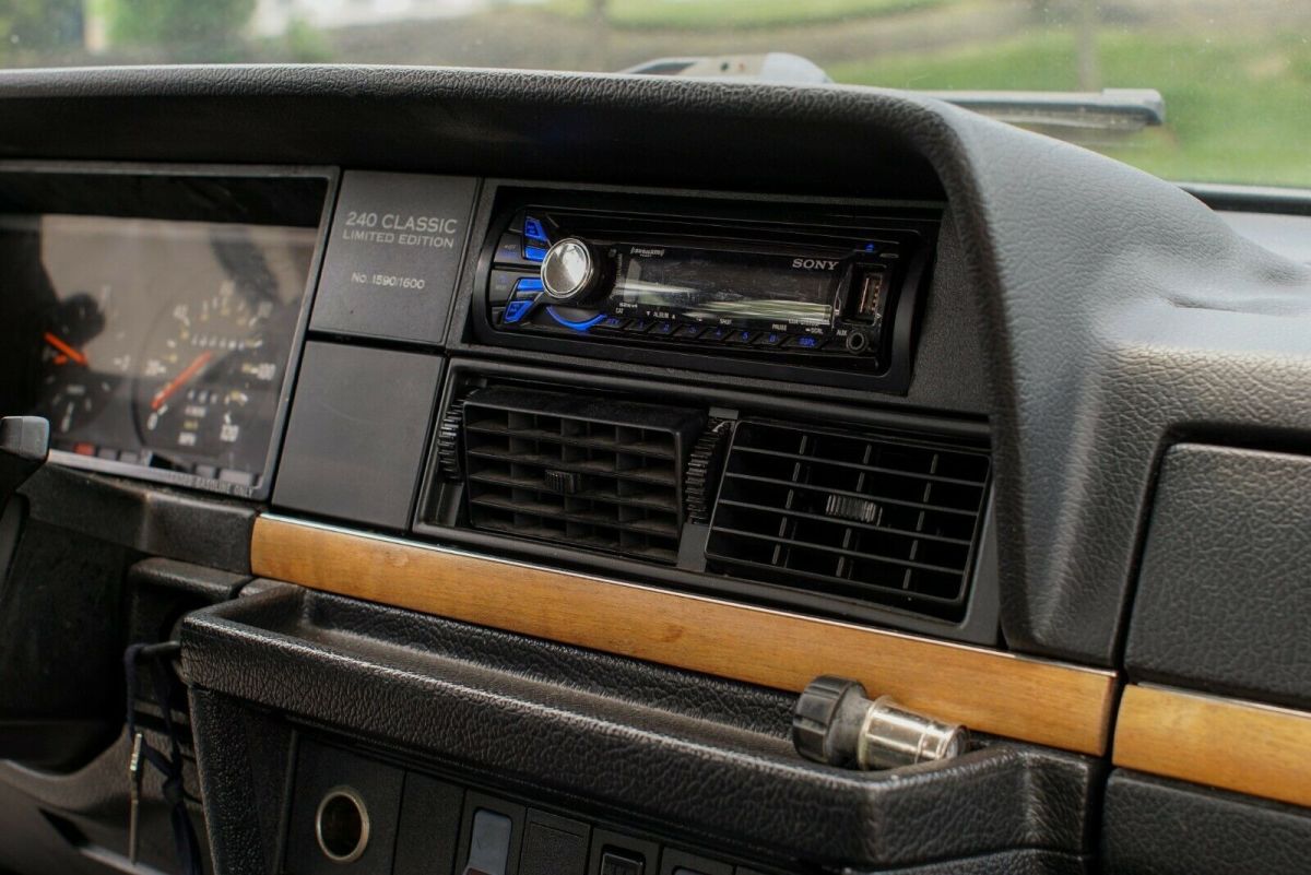 1993 Volvo 240 - photo 9