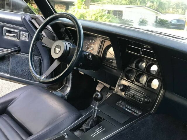 1981 Chevrolet Corvette - photo 13