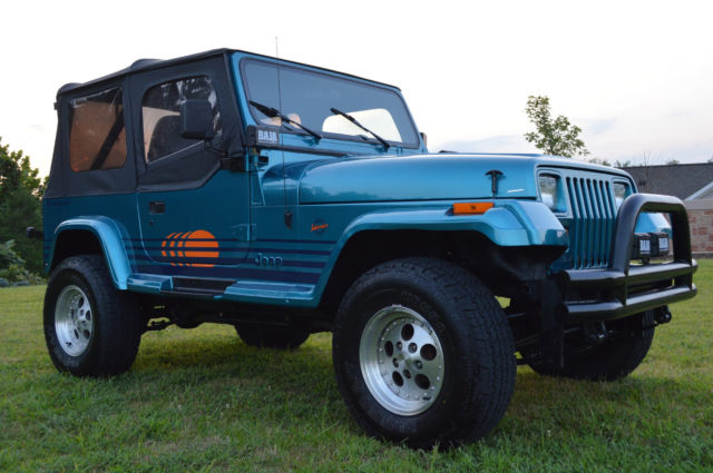 Very rare Restored Jeep Islander YJ 6 Cylinder Very Good Condition Look!!! 1991 Jeep Wrangler Islander YJ Edition