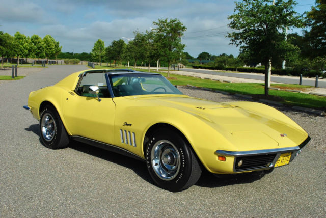 Very Rare Special Order Color Combo! Power Brakes Power Steering! Automatic! 1969 Chevrolet Corvette T-Tops 427/400HP Tri-Power Numbers Matching Rare!