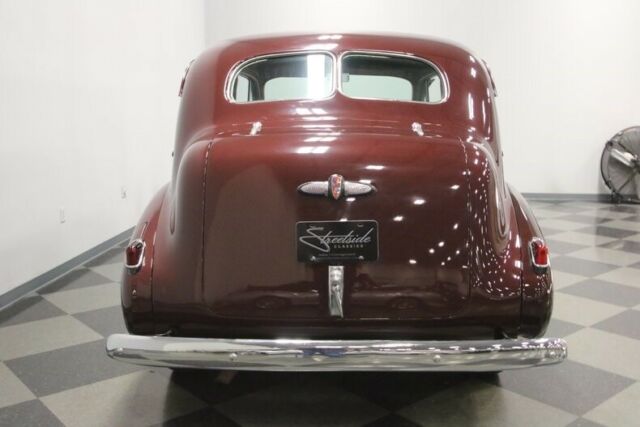 1940 Buick Series 80 Limited Formal Sedan - photo 12