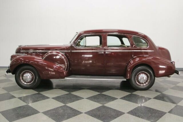 1940 Buick Series 80 Limited Formal Sedan - photo 3