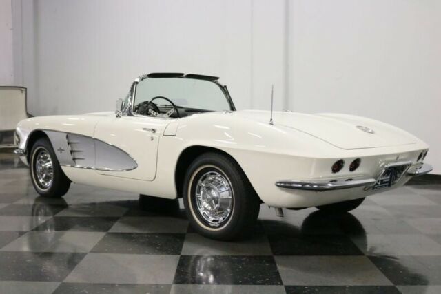 1961 Chevrolet Corvette Convertible - photo 10