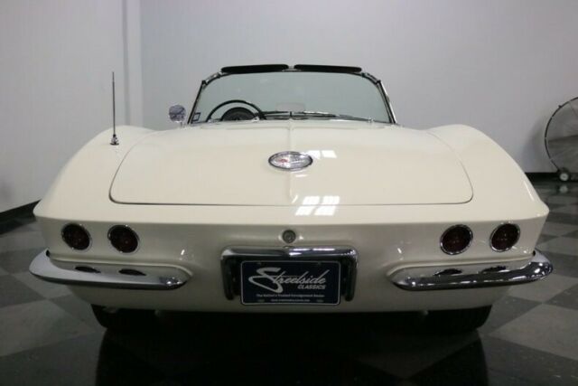 1961 Chevrolet Corvette Convertible - photo 12