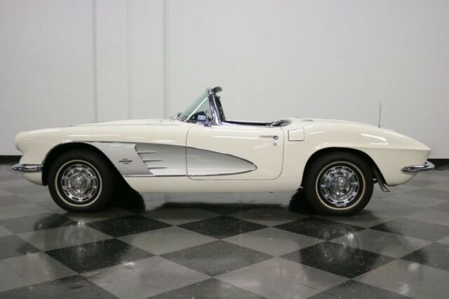 1961 Chevrolet Corvette Convertible - photo 3