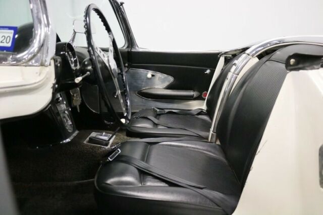 1961 Chevrolet Corvette Convertible - photo 5