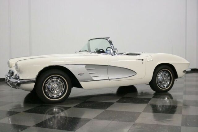 1961 Chevrolet Corvette Convertible - photo 7