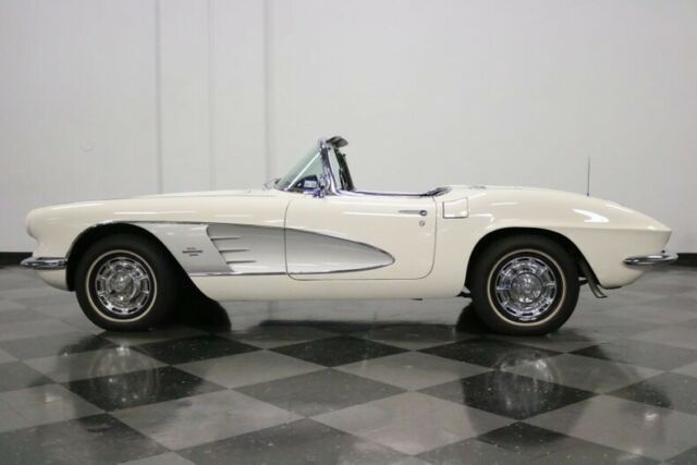 1961 Chevrolet Corvette Convertible - photo 8