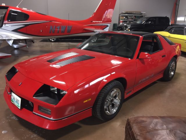 Very sharp red Chevy Camaro IROC Z T Top 305 TPI 5 spd Manual Very low mile 1987 Chevrolet Camaro IROC Z