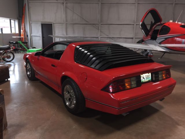 1987 Chevrolet Camaro IROC Z - photo 2