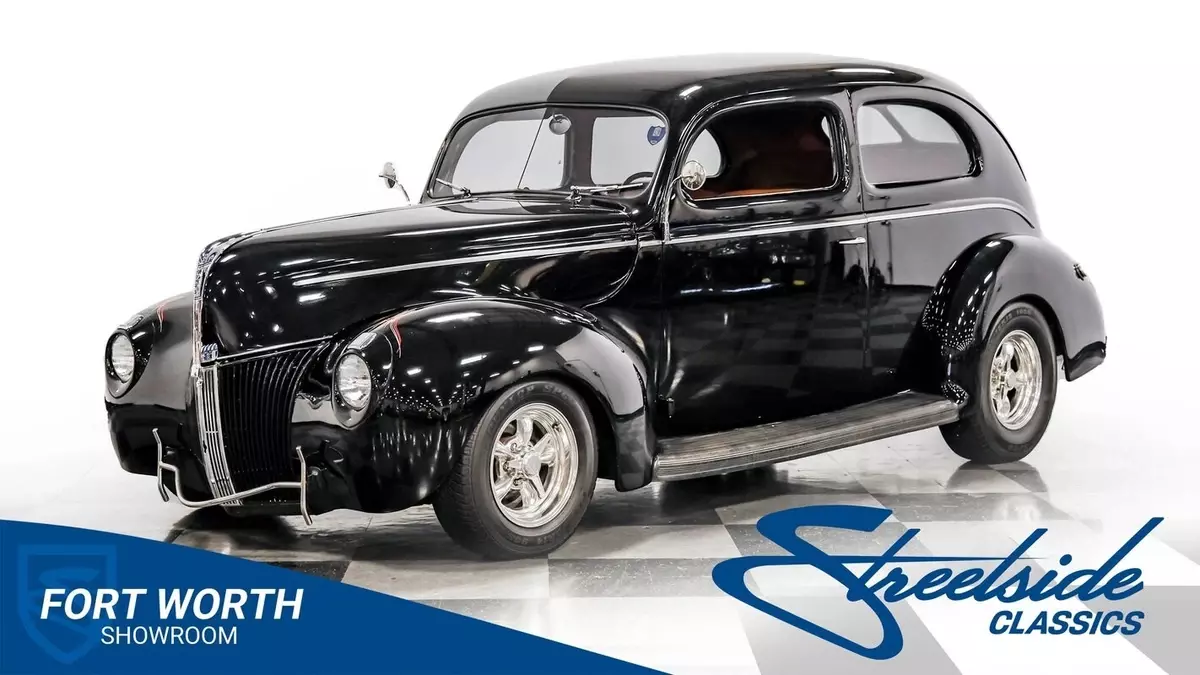 Very Sharp Street Rod! 350 V8, Auto, A/C, PS, 4 Whl PDB, Comfy Custom Interior, 1940 Ford Tudor Sedan Streetrod