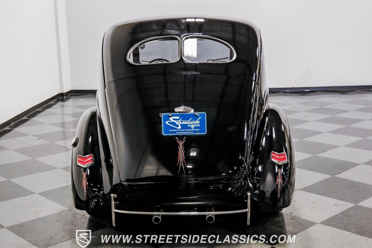 1940 Ford Tudor Sedan Streetrod - photo 11