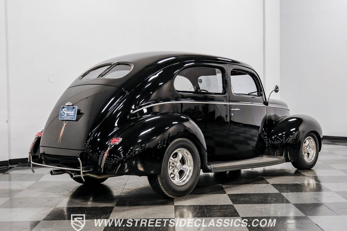 1940 Ford Tudor Sedan Streetrod - photo 12