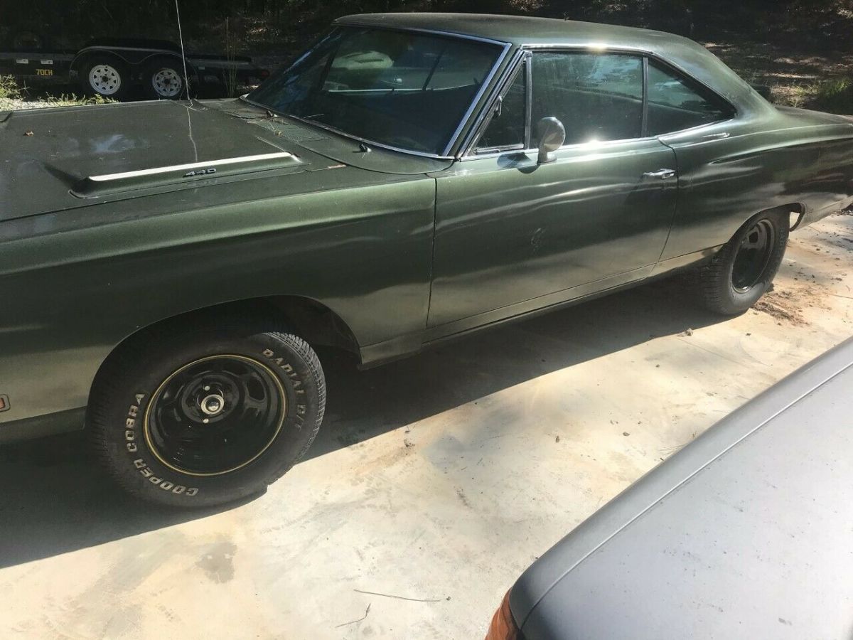 very solid 1969 Plymouth Road Runner will run and drive but needs restored 1969 Plymouth Road Runner