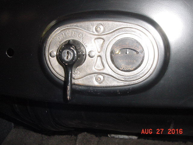 1927 Ford Model T TUDOR - photo 6