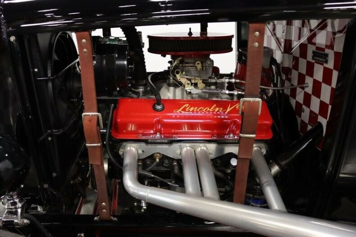 1932 Ford 5-Window Coupe - photo 4