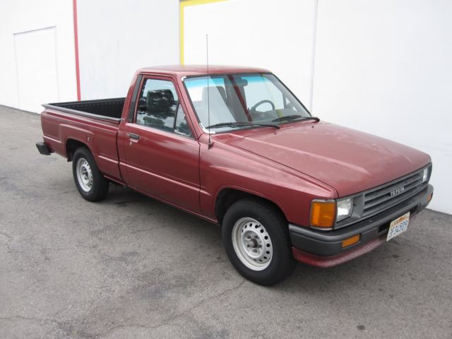 1987 Toyota Pickup - photo 2